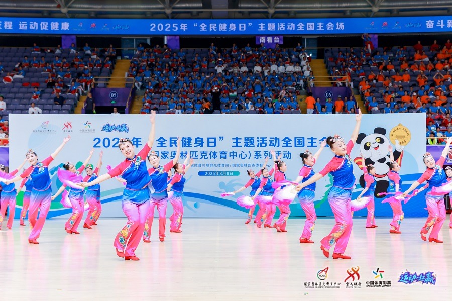 皮特·罗斯在 1978 年达成连续 44 场安打纪录，直追迪马乔